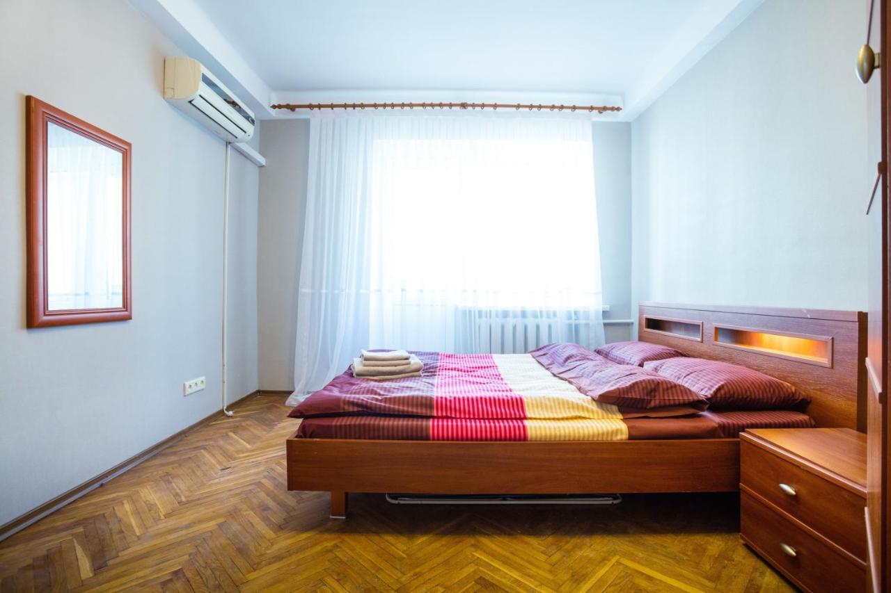 Apartment Near Metro Pecherskaya Kijów Zewnętrze zdjęcie