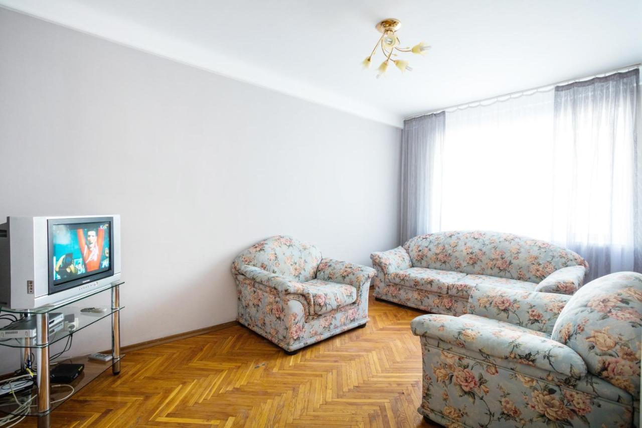 Apartment Near Metro Pecherskaya Kijów Zewnętrze zdjęcie