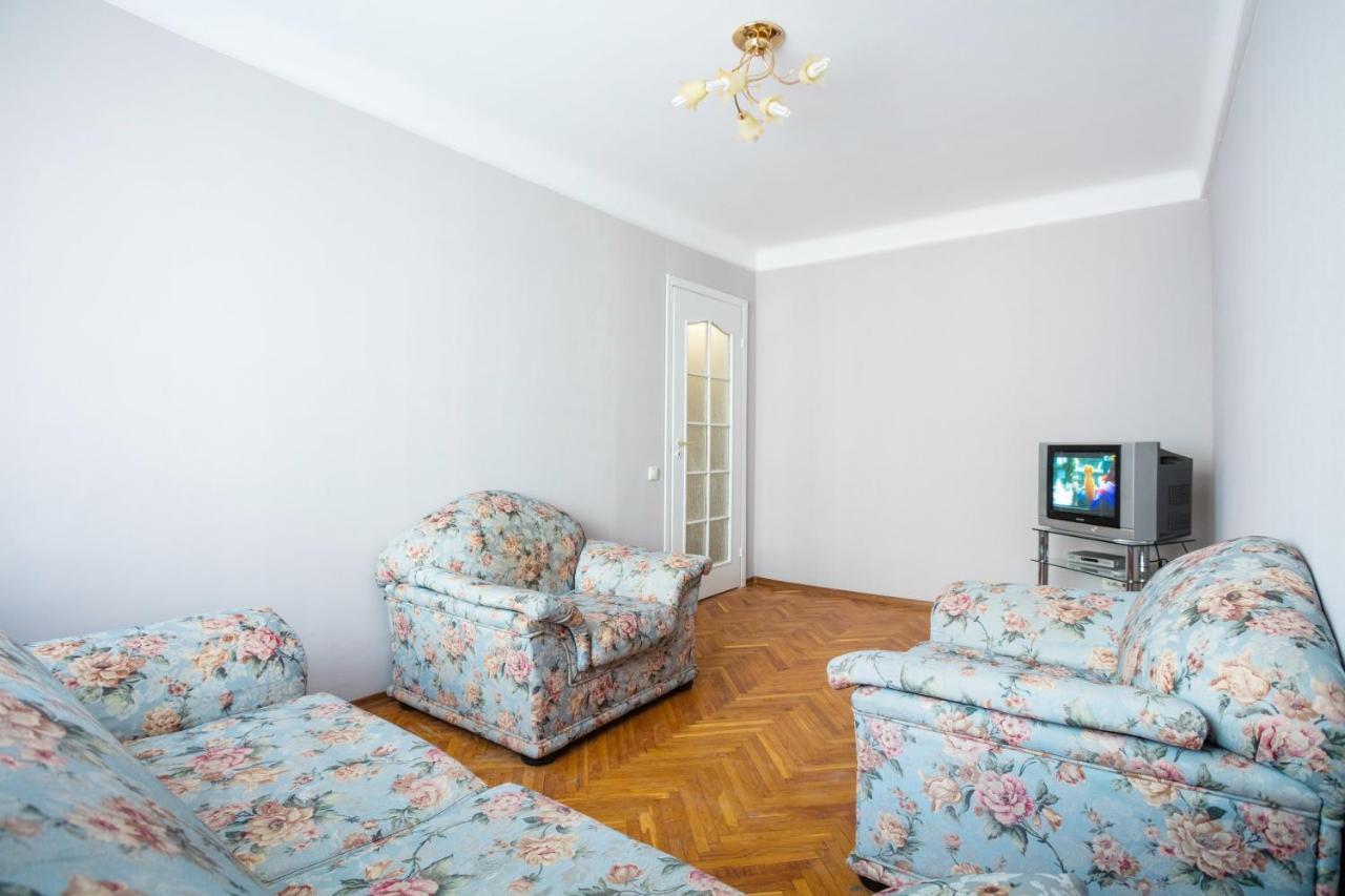 Apartment Near Metro Pecherskaya Kijów Zewnętrze zdjęcie
